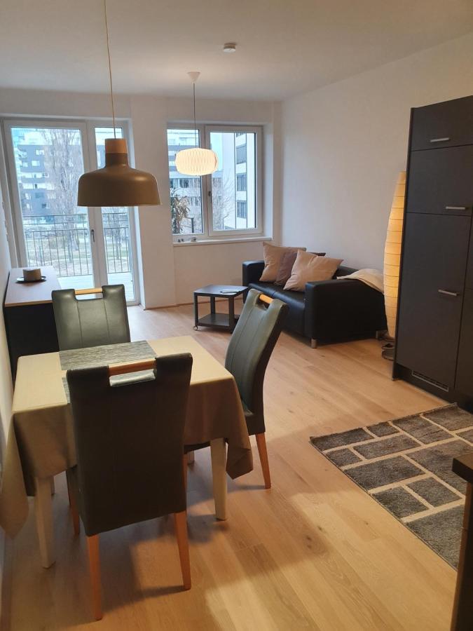 Kahlenbergblick Im Viertel Zwei Appartamento *
